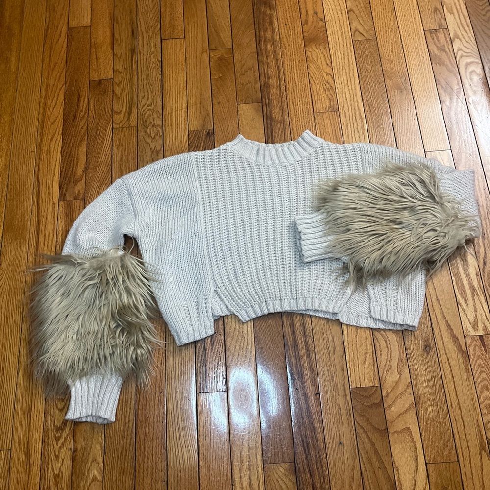 Crop Faux Fur sleeves Knit Sweater